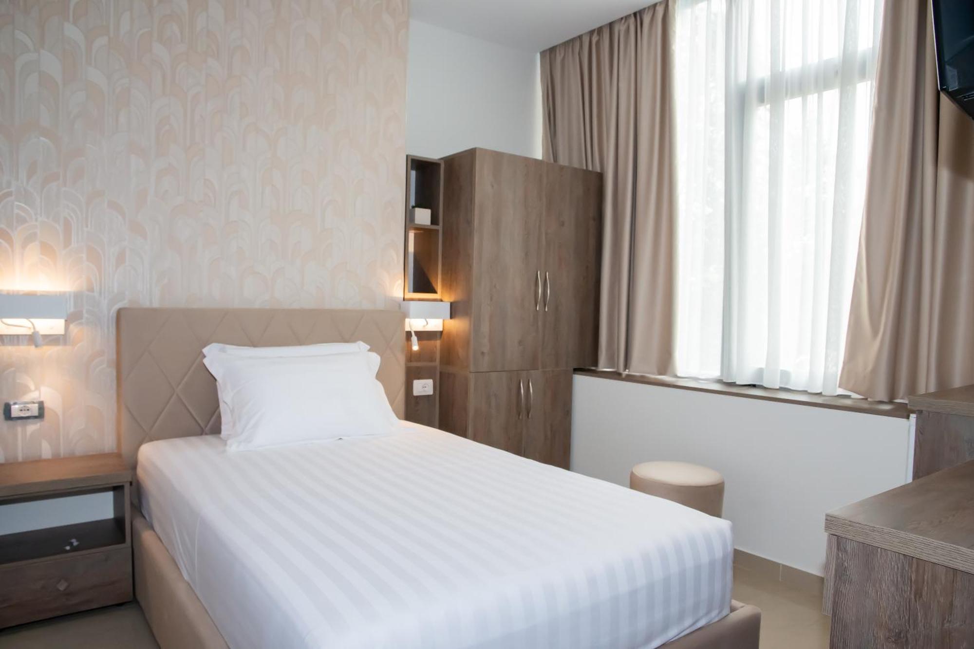 Alv Rent Rooms Vlorë Екстериор снимка