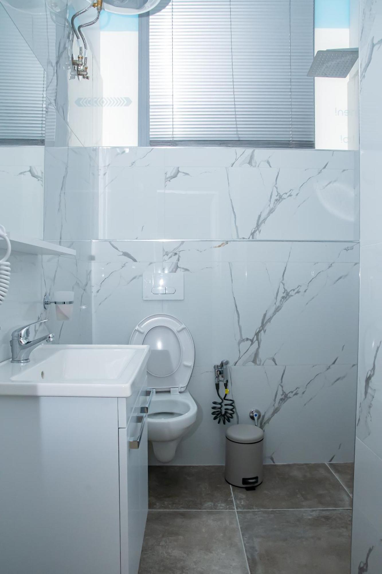 Alv Rent Rooms Vlorë Екстериор снимка