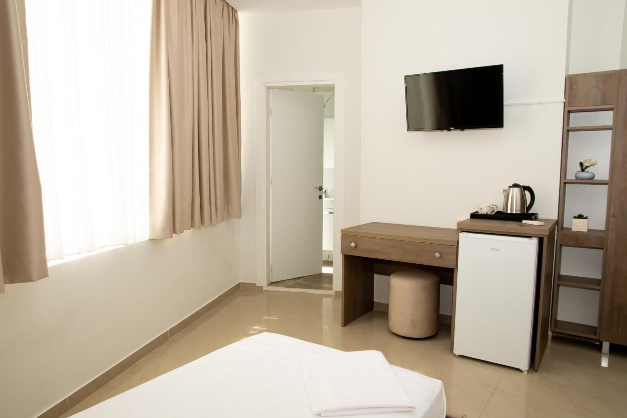 Alv Rent Rooms Vlorë Екстериор снимка