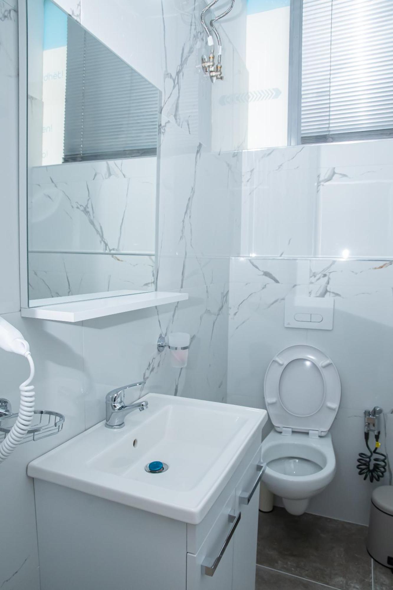Alv Rent Rooms Vlorë Екстериор снимка