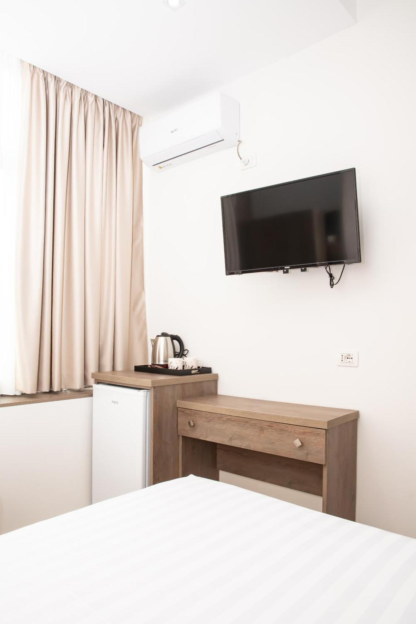 Alv Rent Rooms Vlorë Екстериор снимка